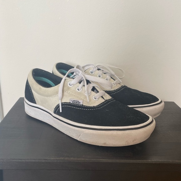 Womens Vans - Picture 2 of 2